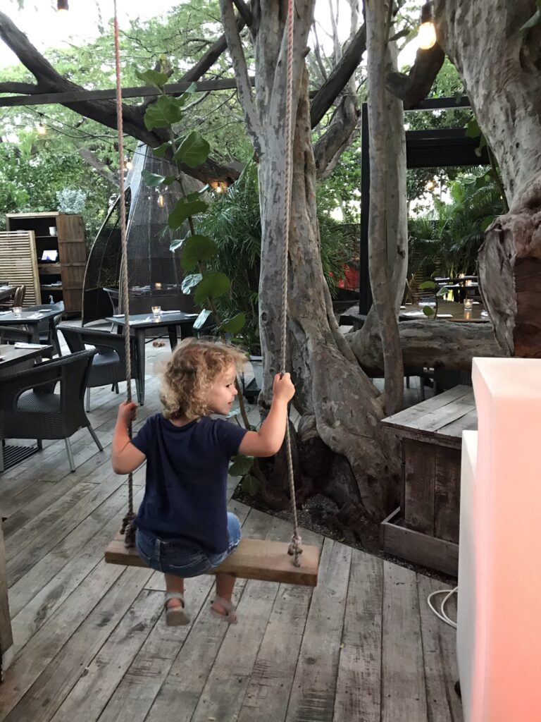 Swinging in Bohemian Bar