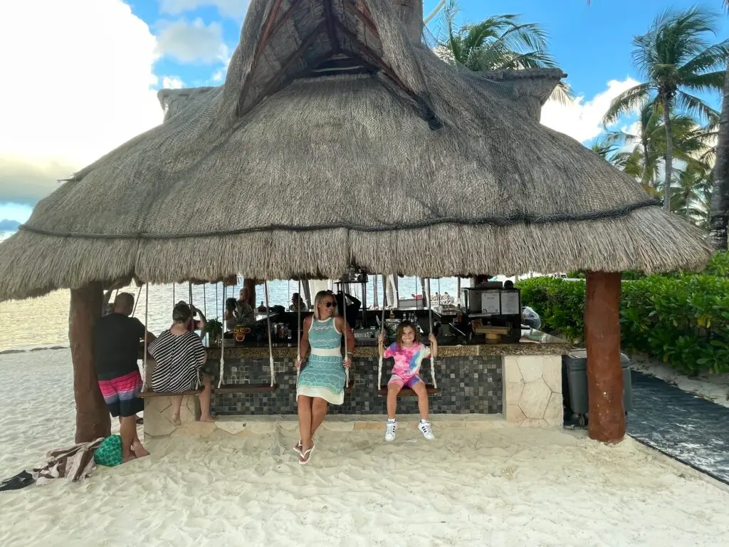 Bar with a swing